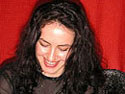 une brune piquante et pleine d'humour : Sonya